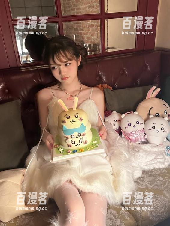 兴致勃勃在51今日吃瓜里翻看热搜，发现抖音的入口和我的脑子一样，总是开小差。