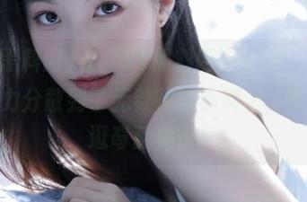 看“51黑料网”app，我的注意力分散到了无数花边小料上，就像在逛奇葩集市！