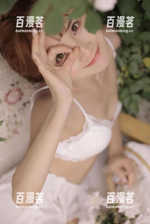 91吃瓜中心 “91吃瓜中心”网址:每次打开都像是翻到旧日记,满满回忆与八卦!