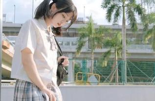 被“cgw”网址震惊到了，画风一秒变得有点怪