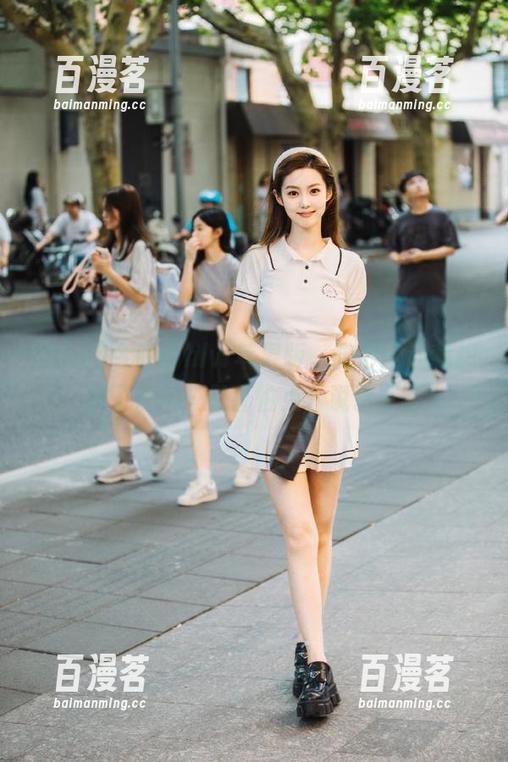 hlw 今晚的hlw苹果版,微妙得让我想到了很多…又害怕点开说话了。