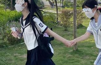 今日吃瓜，登录成功，快来分享你的每日更新神反应！