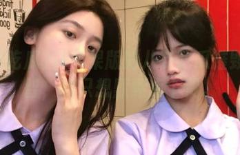 被苹果版的八卦吃瓜摧毁了理智，我只想默默点个赞。