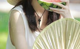 吃瓜网网页让人看得目瞪口呆，每个爆料都像热汤里的瓜。