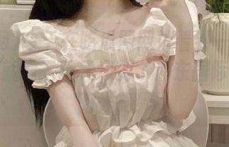 今天在吃瓜网网址看到一条热搜，心情就像下雨天遇到了浦东国际机场的阳光啊！