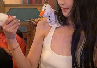 有趣的瓜等着你，赶紧下载吃瓜视频app，随时随地享受欢乐！