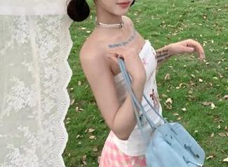 黑料app官网，直达让你意想不到的瓜皮新闻，蹲点不心虚