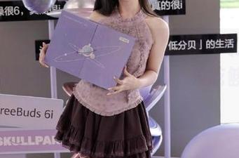 从不缺更新，黑料不打烊的瓜就像是源源不断的巧克力，没吃够就上瘾。